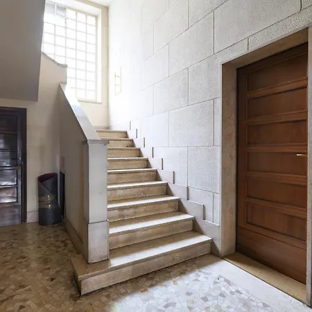Elegant In Repubblica Brera 밀라노